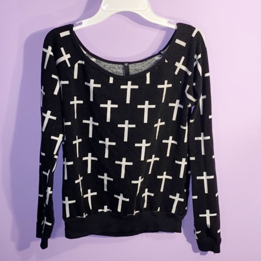 ✨Love Culture Crew Neck Black w/ White Crosses S✨